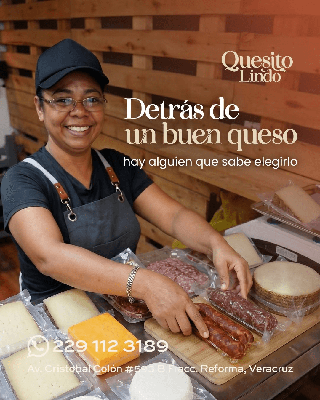 Integrante del equipo de Quesito Lindo en la tienda de Veracruz